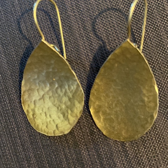 2 inch-pear shaped dangle hammered earrings Gold tone - Picture 1 of 4